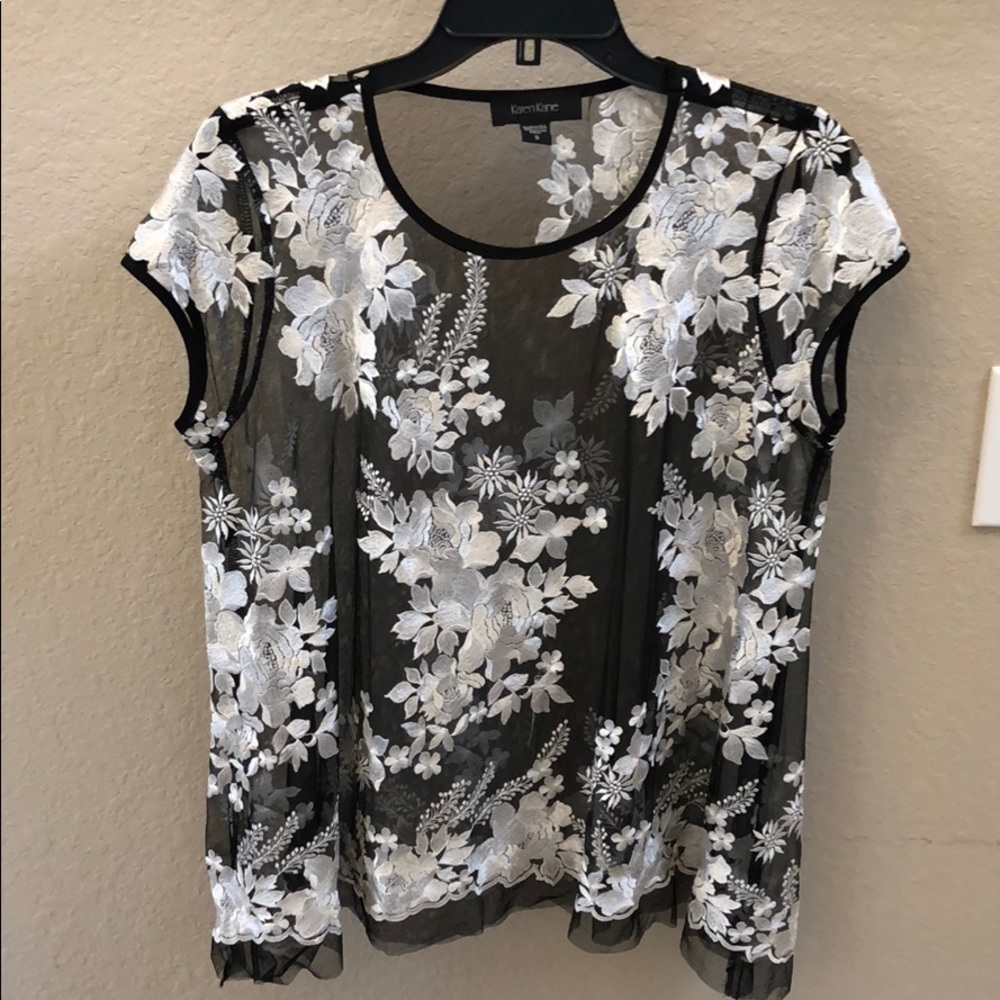 Karen Kane Top